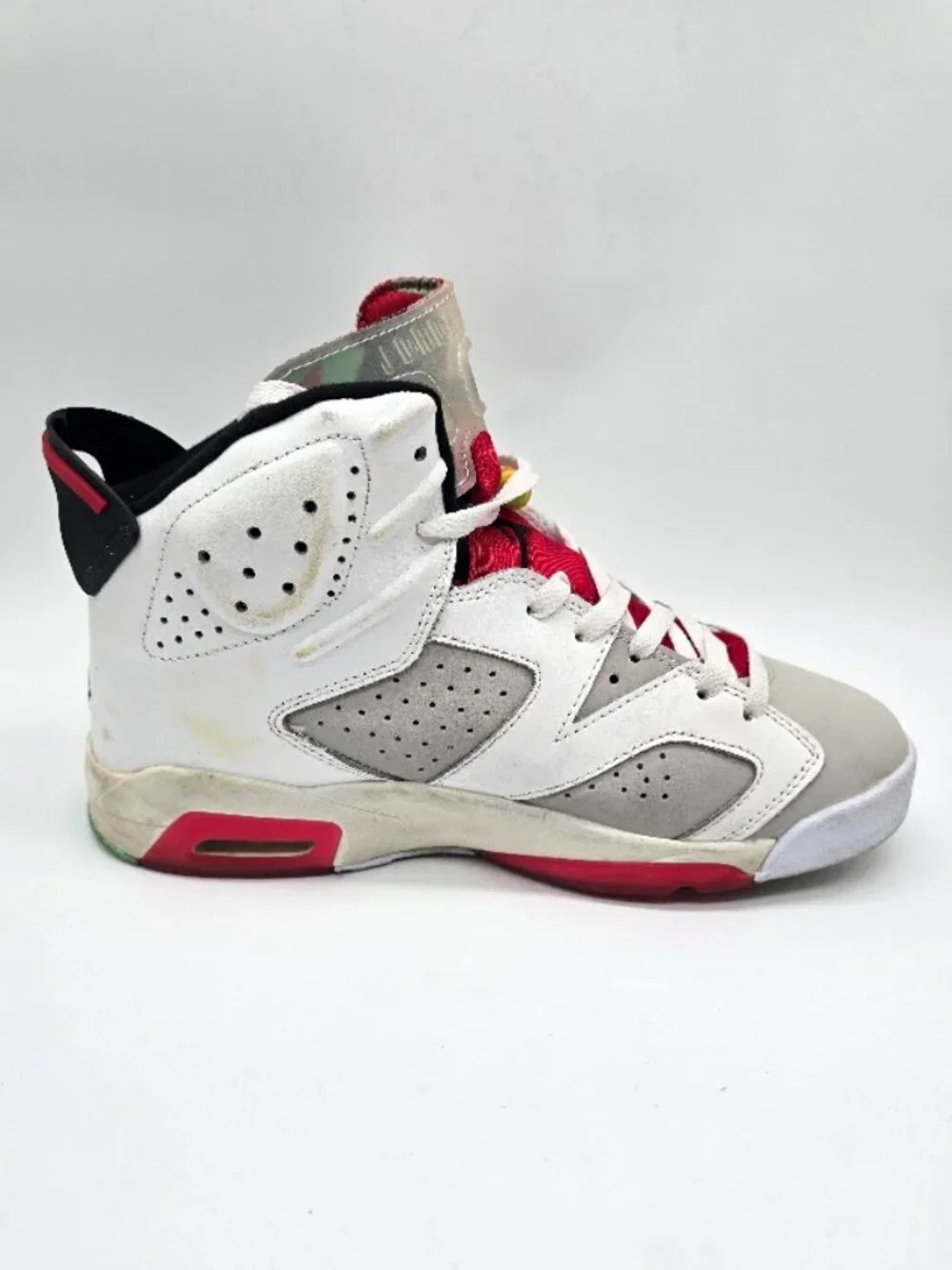 Air Jordan 6 Hare Size 9.5 White Red Sneakers